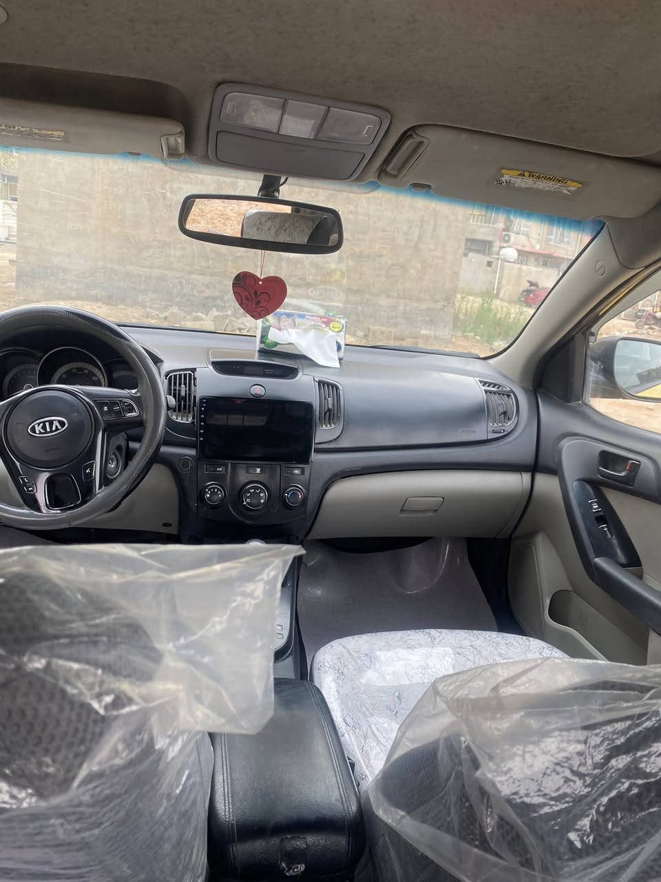 فورتي 2010 السياره ليبل واحد فقط ضربه بقبق جنطه المكينه بدايت بخار ماتنقص ابد السعر 74 وبيه مجال حك الجيه مكانه ناحيه وحده قرب بسمايه الاستفسار ***********
