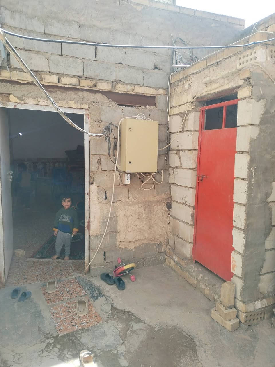 بيت طابو صرف للبيع
خلف مركز شرطة الحريه المساحه 100 متر كما موضح في الصور للاستفسار التواصل على الرقم ***********
