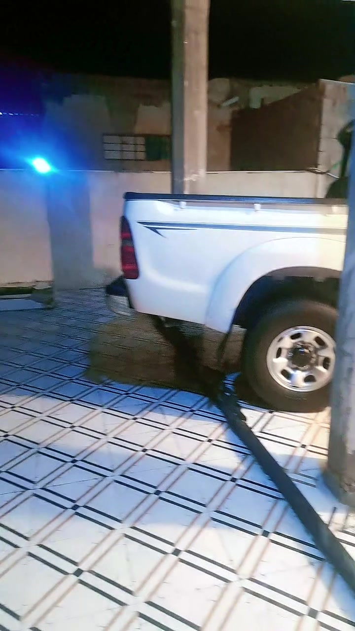 سلام عليكم
للبيع بيك اب هايلوكس 
4×4فورويل 
مديل 2015
كير عادي 
سياره مكينه وكير وتبريد وحداده وطخم تاير ودواخل وكهربائيات كله جديد 
السعر 160العنوان بصره 
***********
