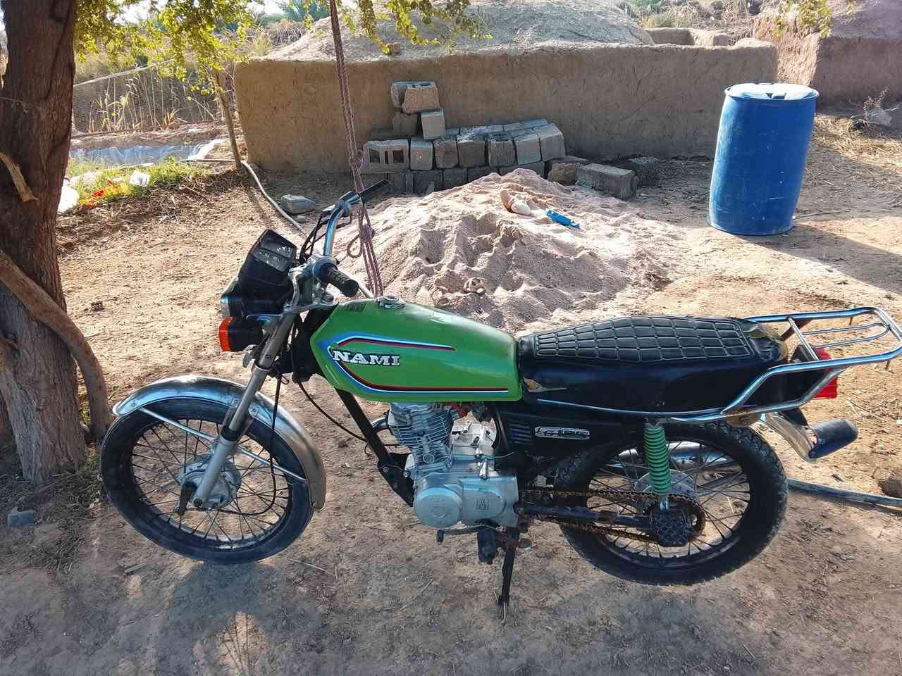 السلام عليكم اخوان
نامه للبيع بدون اوراق 
خير من الله كامله والكمال لله كهربائيات ضفيره باتري لايتات اشاير  دبلات كله شغال محرك مفتوح بس مكفول من كلشي  ابلاديه دراجه كلش ناعمه وسياقتها حلوه.
سعرها 350 وبيها مجال للناس الخيره 
مكان شطره -حي النهرين 
***********
