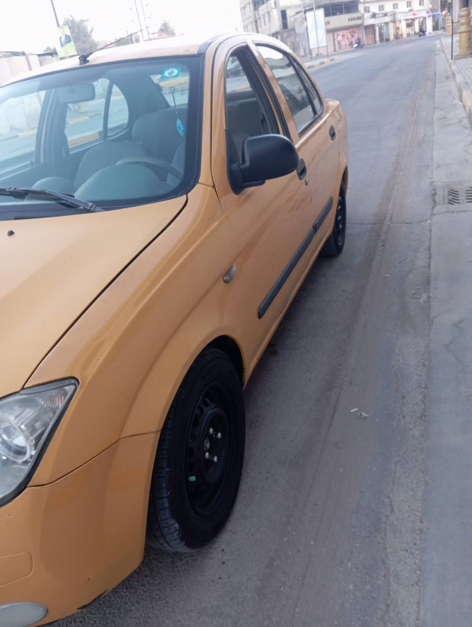 السلام عليكم طيبه 2016
للبيع سياره نضيفه استوني امداورهة بسمي 
العنوان كربلاء ***********
