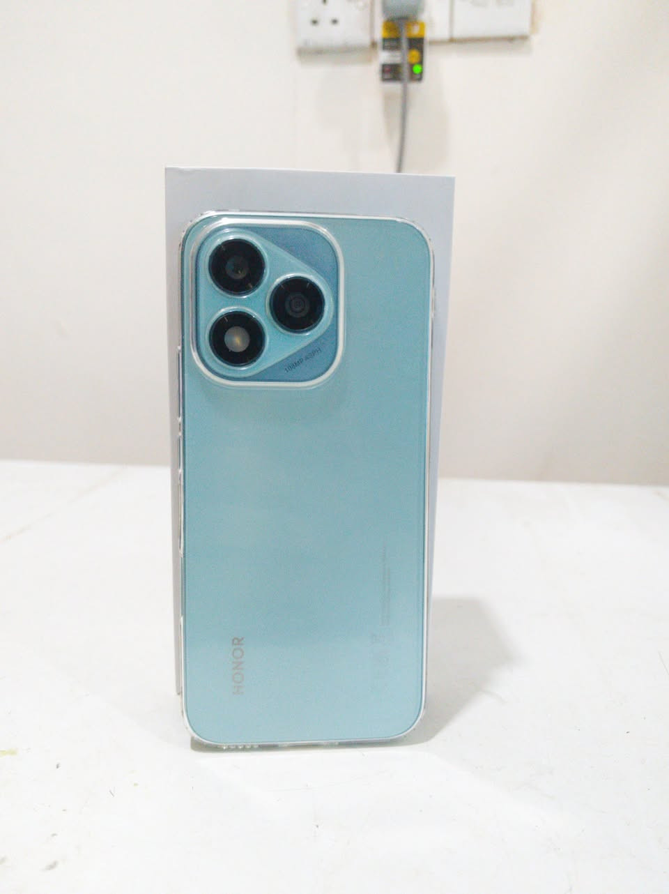 🛑السلام عليكم🛑 يوجد هونر 400 لايت للبيع ذاكره 256 عشوائيه 8 شاشه سوبر اموليد 144 هيرتز ، مستخدم أقل الشهر نظافه 100٪ , السعر 230 وبيه مجال 🛑
للآستفسار : ***********
