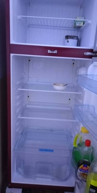 ثلاجة • أجهزة منزلية