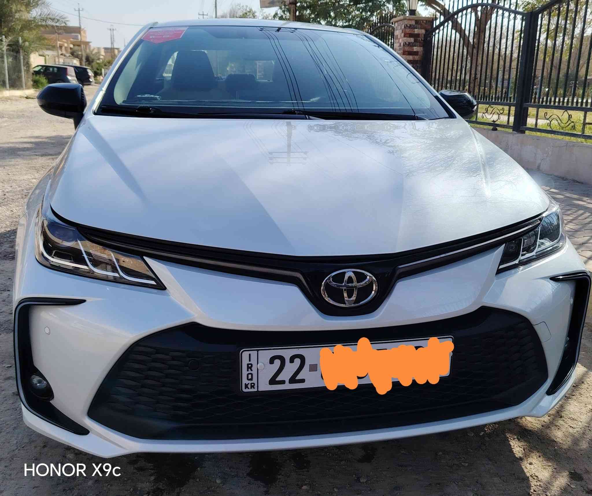 السلام عليكم
كورلا 2023 ساز ياباني اصلي باب اول 
بانزين فقط 
رقم اربيل بأسمي تحويل ثاني يوم 
سنويه للــ2028بسمي  
مواصفات
محركة 1800المرغوب
ماشية 47 الف فقط 
بصمة تشغيل
بصمة بيبان دخول ذكي لمس
بصمة جنطة  
نضامين قيادة/ سبورت وعادي ايكو
شاشة كبير لمس
كيلو متر ديجيتال شاشة 
بجم لد شباك ودعامية 
مري شفط مع التقفيل والفتح بالريمونت
تغليف كشنات جلد ارضية جنطة جلد ارضيات رزلاين
تخم تاير ياباني جديد 
باتري جديد
سبير وضع شركه صدر امامي خلفي وضع شركه  
السيارة مكفولة صبغ وفتح وبارد وتبديل وحالوب عدا رصعة صغيرة
مكان السياره صلاح الدين /سامراء
السعر  180
***********
