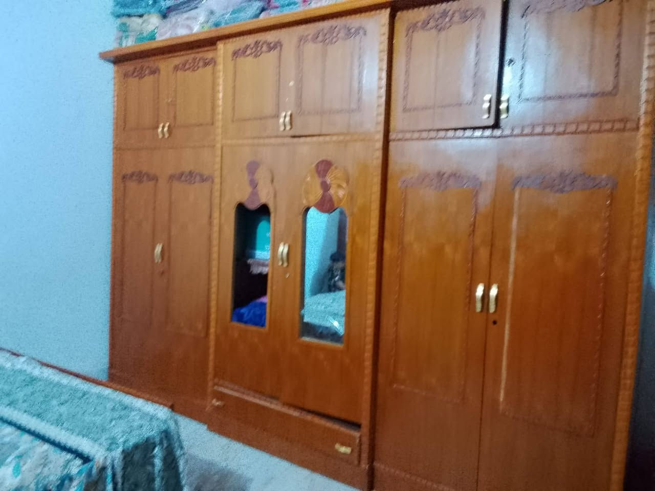 سلام عليكم غرفة كاملة للبيع المكان ديالى تقاطع السادة الهاتف ***********
