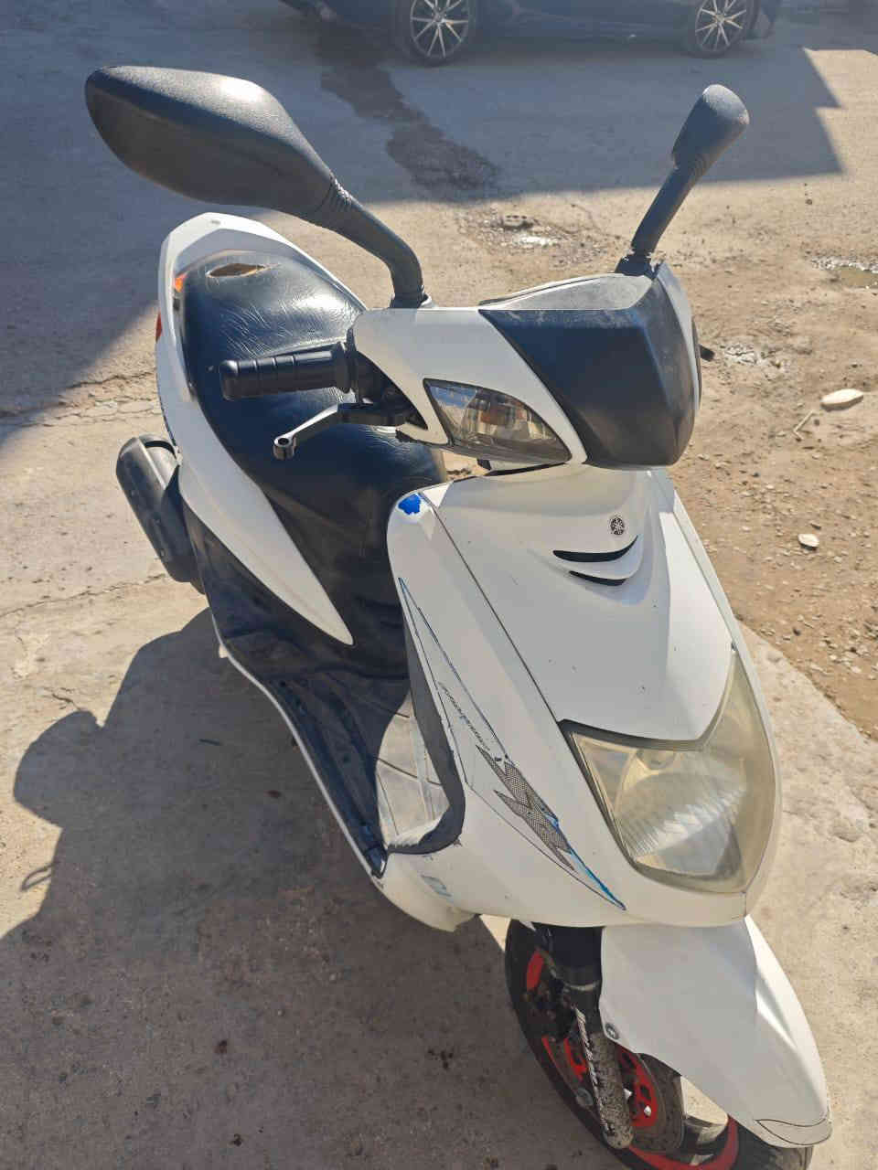 السلام عليكم سكنس نثية للبيع دراجه كلهة بلادية نكرة سلف كلشي شغال معدلهة فوك 100 لا تنقيص لا تبخير لا نضوح مكينة خرسة  سعرة 500 مكاني بغداد مدينة الصدر
رقمي ***********
