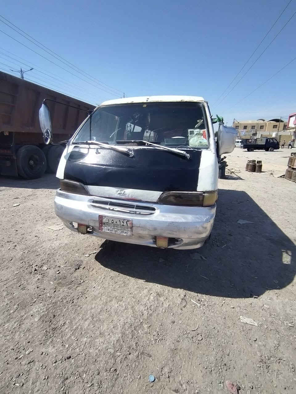 السلام عليكم سياره هونداي للبيع او للمراوس مكينه ونجي اوتوماتيك مكينه 6 نضيفه وناعمه واكسن نضيف وكشرها مثل ما بين بل صور سعرها 17 بيها مجال شراي يتصل وبي خير ويدلل مكاني ناصريه  ***********
