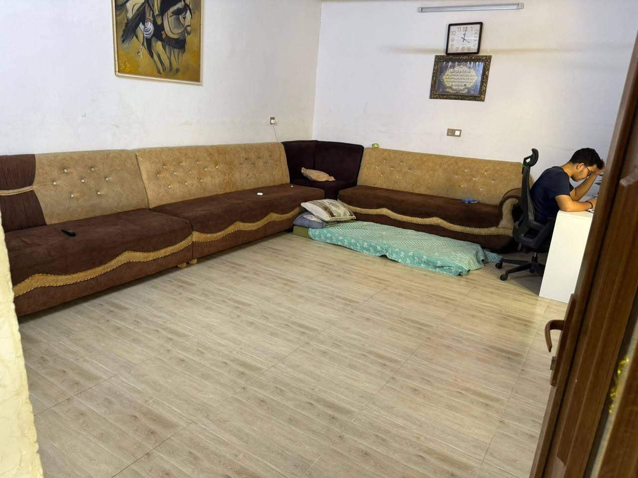 بيت للبيع طابو طابق واحد  مساحه 200 متر. يتكون من 2غرف. و ستقبال ومطبخ. وصاله داخليه. سعر 145مليون وبي مجال [عنوان كركوك حي الزوراء 58 ] للاستفسار. ***********
