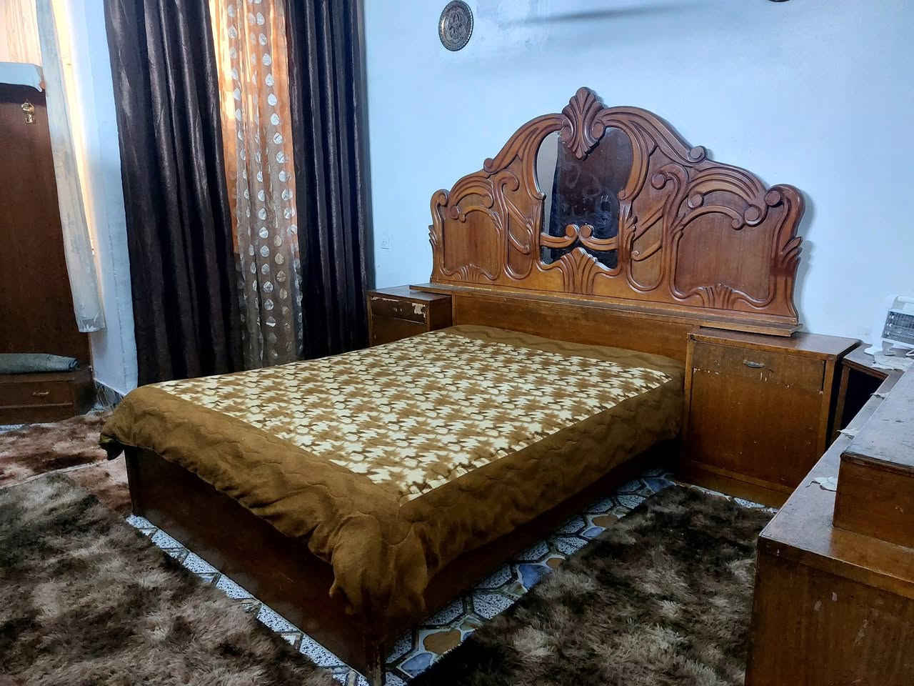 غرفه نوم مستعمله نظيفه صاج 
٤٠٠ .   بغداد حي القاهرة 
***********
