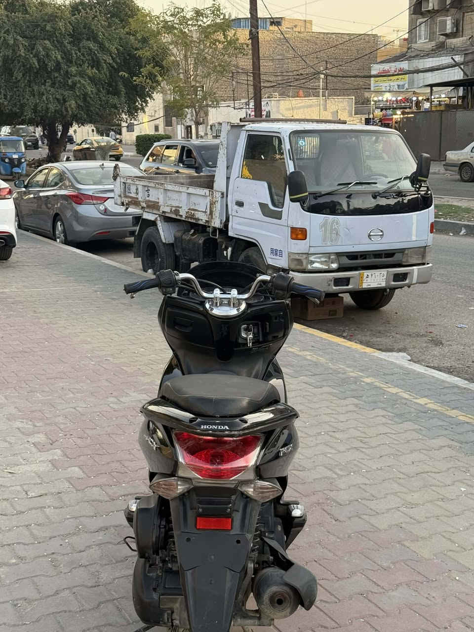 للبيع دراجه pcxياباني الأصلي  نوزل خطين خير كهربائي حساس ازدحام  جديده حساس شلعه معدل خير من الله  الدراجه تتعب تكول جديده  مكان بغداد الكرخ السعر مليون 350 رقم***********
