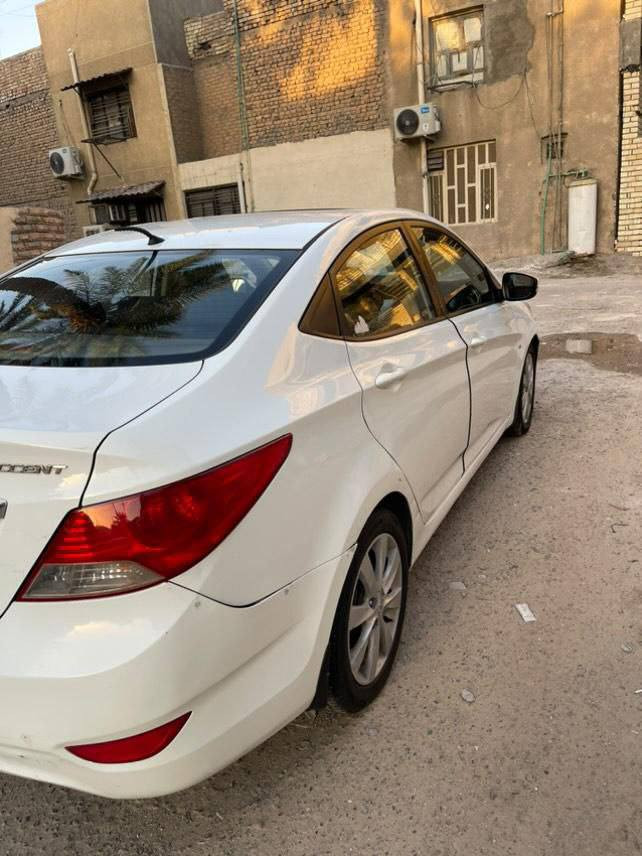 السلام عليكم  سيارة اكسنت موديل 2012 مواصفات فول فتحة سقف اشارة بالمري مكينة 1.600 بلادي اي مصرف مابيها اضرارها واضحة بالسونار السعر 90 و بيها مجال الرقم للتواصل ***********.
