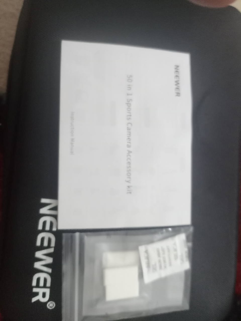 هذه الحقيبة هي Neewer 50 in 1 sports action camera accessory kit، وهي مجموعة ملحقات شاملة مصممة للاستخدام مع كاميرات الحركة مثل GoPro. 
اخوان اعلى سعر ابيع


**إذا كنت صاحب هذا الإعلان وتريد حذفه لأي سبب، رجاءا أرسل رسالة إلى الدعم الفني**