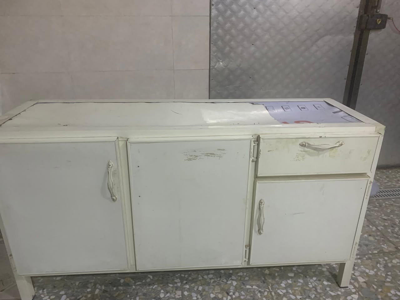 السلام عليكم هذا السنك قياسه متر و٣٠ وياه كاونتر وملحق متر ونص ،رايدته بسعر ١٥٠ وبي مجال اليريدة يدخل خاص ويدلل


**إذا كنت صاحب هذا الإعلان وتريد حذفه لأي سبب، رجاءا أرسل رسالة إلى الدعم الفني**