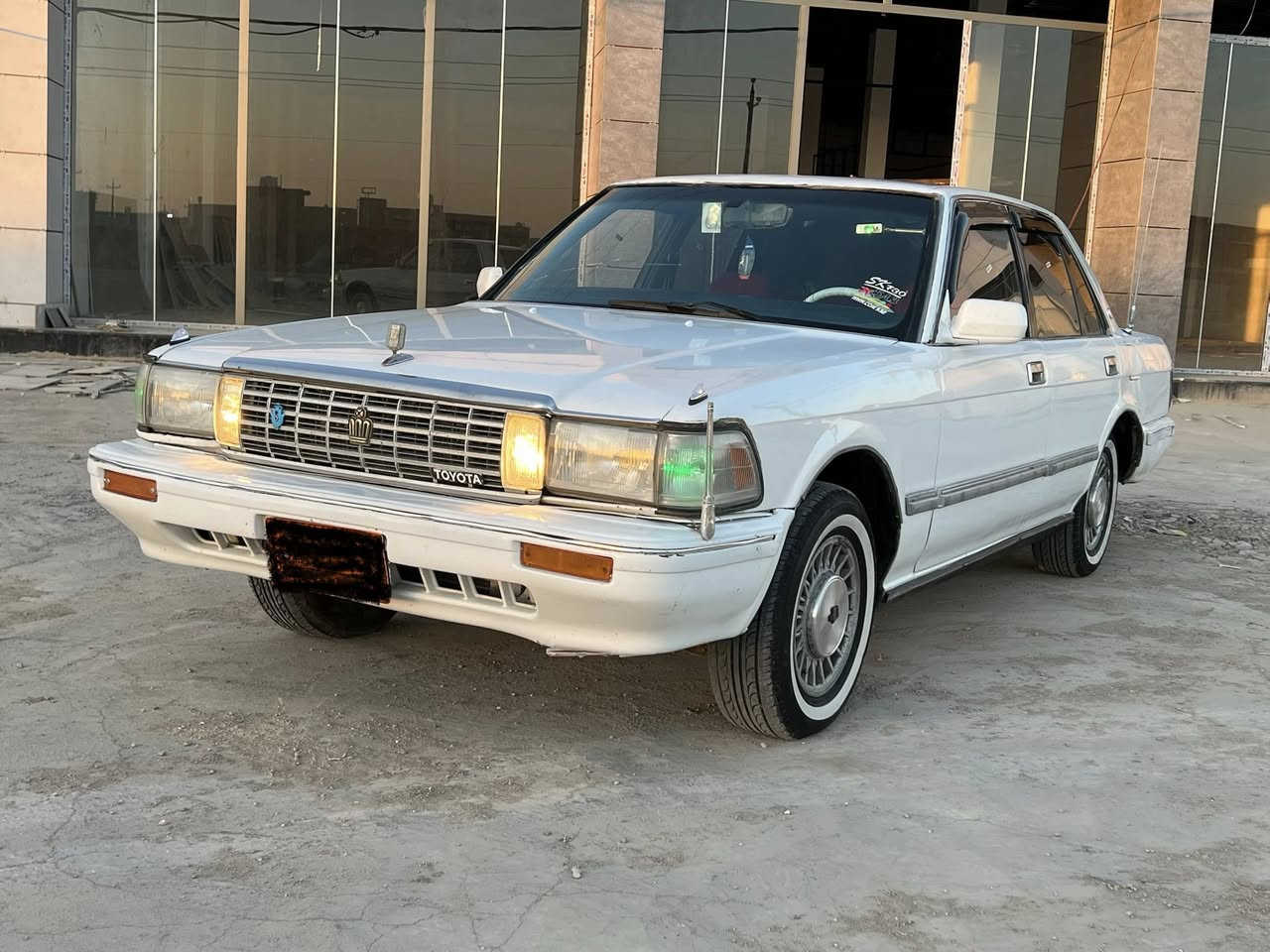 السلام عليكم
للبيع و مراوس 
سيدان يسرا بلاد
مصبوغة عام كفاله من كص والعيب الشرعي مكينه كير كفاله سياره جاهزه 
حداديه تخم تاير رقم بغداد الماني 
السعر 50 بيه مجال قليل
ما متواجد شراي تصل
***********
