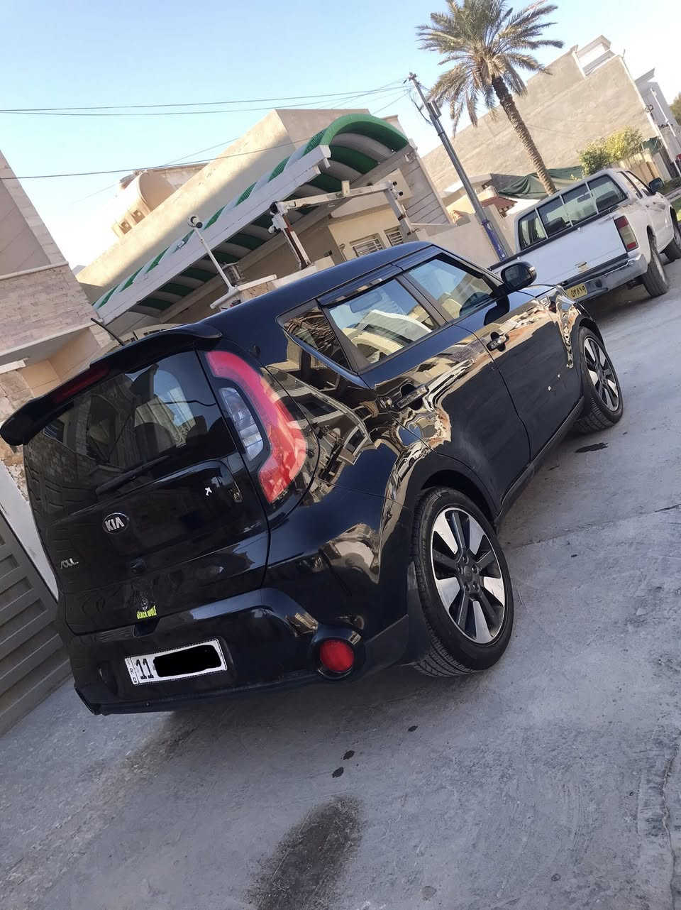 كيا صول VIP للبيع 2014 بأسمي بغداد
محرك الفين البنيد مصبوغ فقط 
المواصفات 
1 بانوراما
2 بصمة
3 كشنات تبريد + تدفئة
4 ستيرن تدفئة
5 مري شفط
6 كشنات خلفية تدفئة
7 جنطة كهرباء 
8 ترحيب عند الاقتراب
9 بصمة بالابواب
السعر 112 وبيها مجال المكان بغداد 
 ***********
