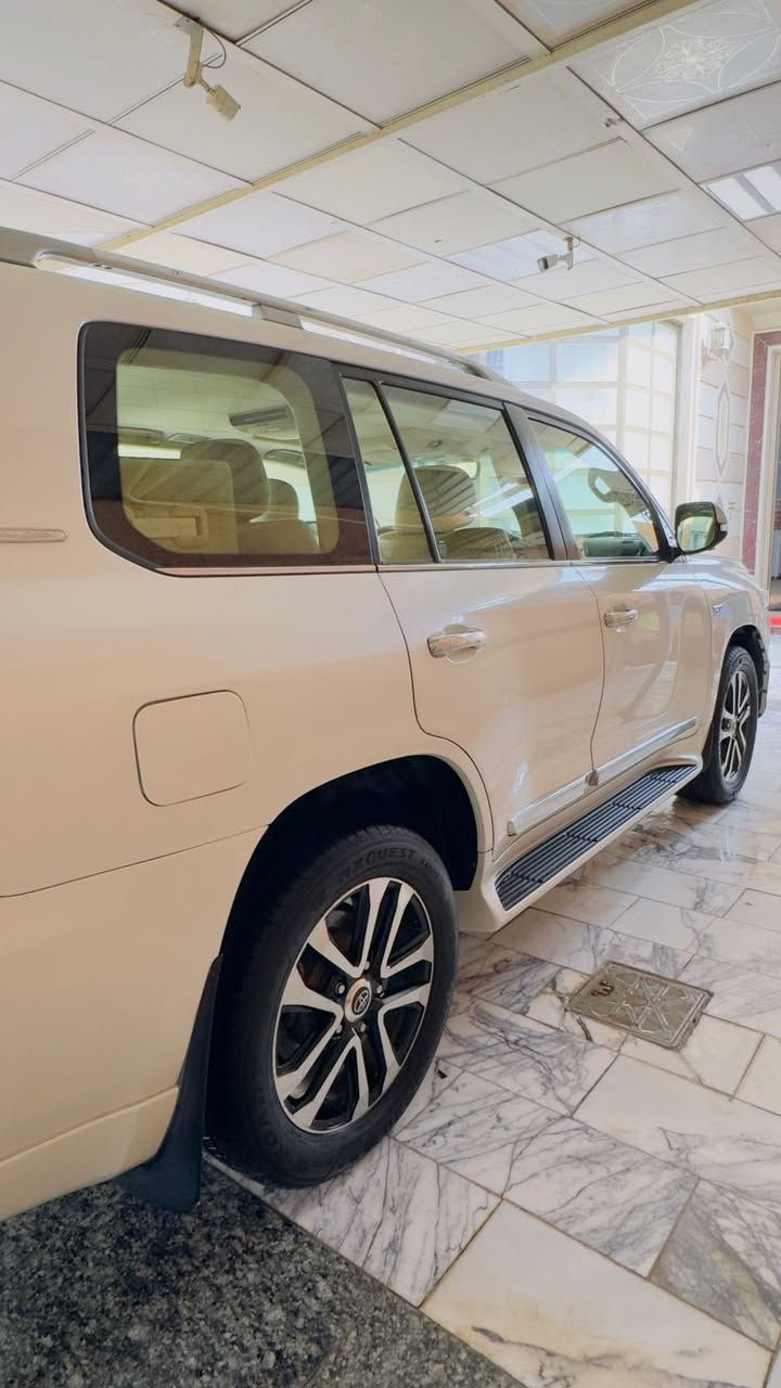 ((تابع الصفحه)) سيارات جديدة يوميًا📢📢

{{الي ايدور النظافه وسعر مناسب }}

✍️تيوتا لاندكروز  موديل __2017 VXR رقم بغداد
✍️. ⁠محرك 8 سلندر ___5700

✍️بدون جكات مكفوله كفاله عامه 

✍️عدا بارد قليل في الجاملغ الامامي من جهة السائق 
✍️بريم فووووول ___ مغلفه سستم PPF

 ✍️عداد المسافه __ 200 الف حقيقي 

✍️تشغيل عن بعد . ⁠ويل 20 ياباني اصلي 

✍️عداد لكزز .

العنوان 📍البصره 

للتواصل ☎️ *********** [ واتساب او اتصال]
                      ***********

للسعر 🟥 اكتب ( تم ) رد تلقائي 📮
