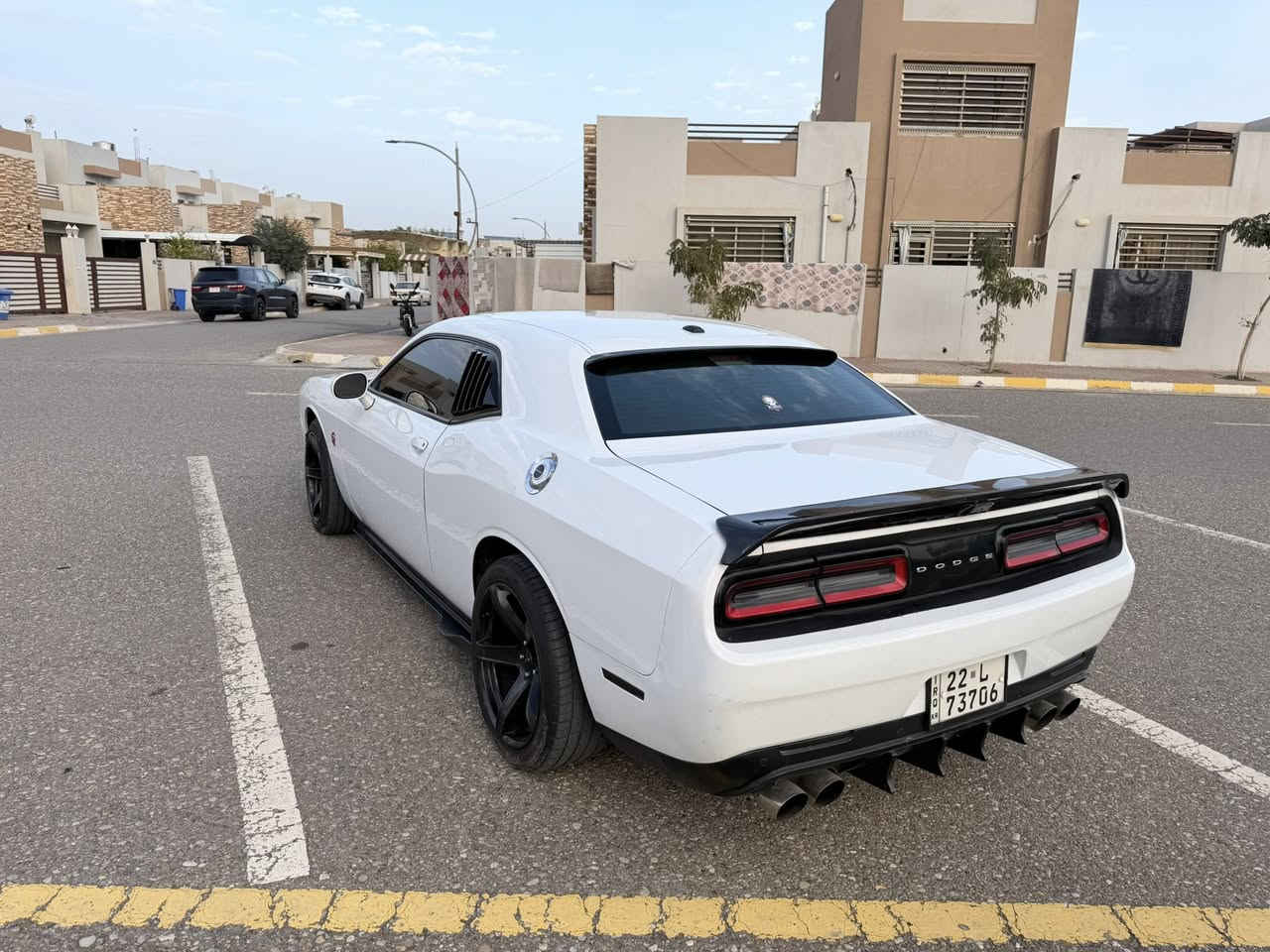 دوج جالنجر Sxt
موديل : 2020
بيع او مراوس حسب القناعة 
الضرر : قطعتين صبغ وتبديل وبونيد تحديث 
 رقم شاصي داخل المنشور
رقم اربيل : شرط التحويل
السعر : 177 $ بي مجال
العنوان : كركوك
للاستفسار :***********
