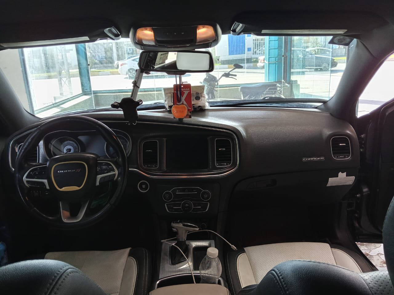 السلام عليكم
جارجر محرك 3600
كلين بلعراق صار بيها حادث باب الصدر صبغ وربع جاملغ الخلفي من يم البكلايت 
موديل 2016
سنويه باسمي 
عارضها 160 وبيها مجال
العنوان البنوك 
***********
