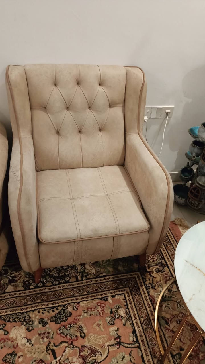 سلام عليكم اللهم صلي على محمد وال محمد اغراض بيت للبيع كلمن وسعره مكان الاغراض بغداد حي الجهاد للاستفسار الاتصال ***********
