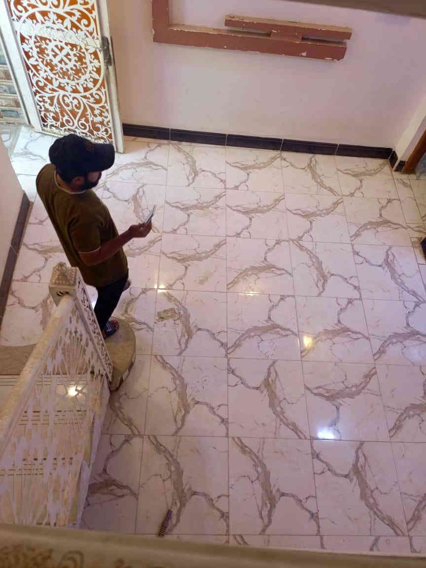 بيت للبيع مستعجل عليه كلش وسعرة بلاش 

بيت مساحة ١٢٠  طابقين 
طابو صرف قرب جامعة العين البيت بناء حديث وكلش مرتب يحتوي الطابو الارضي على 
(غرفة+ صالة+ استقبال + مطبخ + صحيات ) 
( غرفتين صالة وصحيات )
البيت حالياً مأجر ب٤٠٠ 
السعر 110

***********
