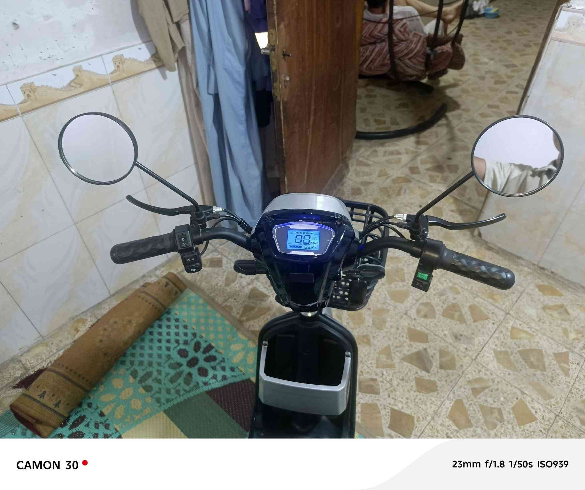 السلام عليكم دراجه شحن حجم 14 دراجه جديد قبل شهر من ماخذه كلشي شغال السعر  270وبيه مجال رقم ***********
