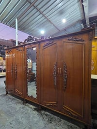 غرفه اخشاب • مستعملة • توصيل