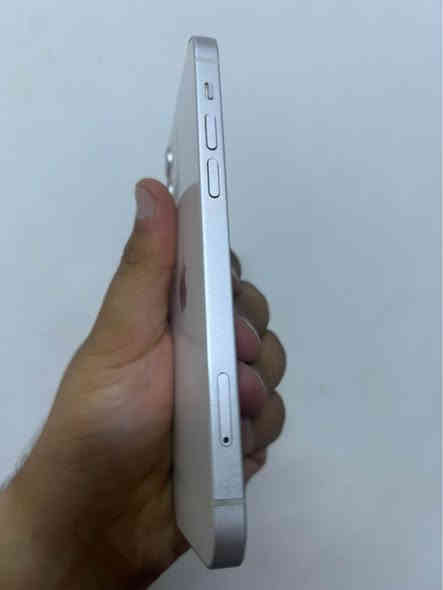 سلام عليكم ايفون 12عادي  
ذاكرة 64
بطارية 79
مكفول من اჂ̤ خلل 
مبدل شاشة اصلي. فقط حتى شعار شاشه يروح 
شحنه كلش طبيعي 
سعر325
عنوان بغداد دورة حي الصحة
رقم*********** بغداد
