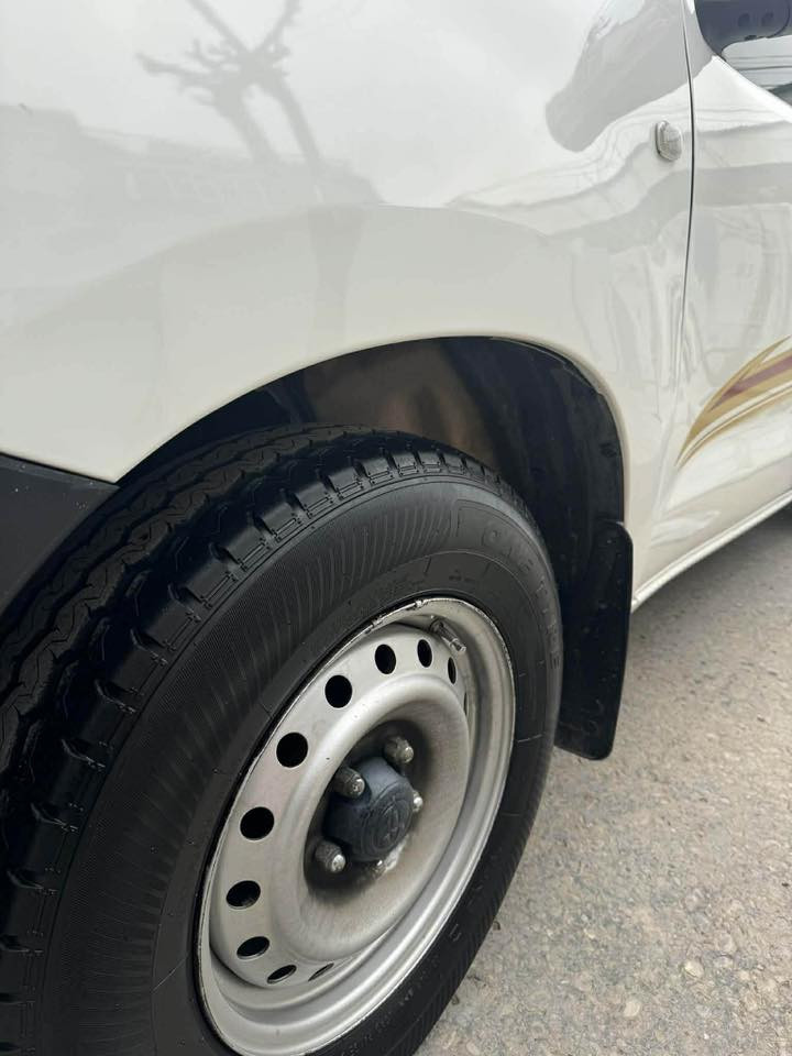 مةرزية مؤديل ٢٠٠٨ كامل پارچة رةشة پئشي قرچئكي هةية سةقفوو شاني بؤياغي نية رةقةم دةهؤكة سةنةوي لة٢٠١٤وةبةسةرچوة ٢وةرةقةي غرامةلةسةرة شةرتي تةعويل چوارتايةي تازة مةكينةي بةس قةپاغي كراوةتةوة گئروومةكينةو ئةكسلي بةشةرت سعري ١١٥مةعامةلةيةكي برايةنة ***********
