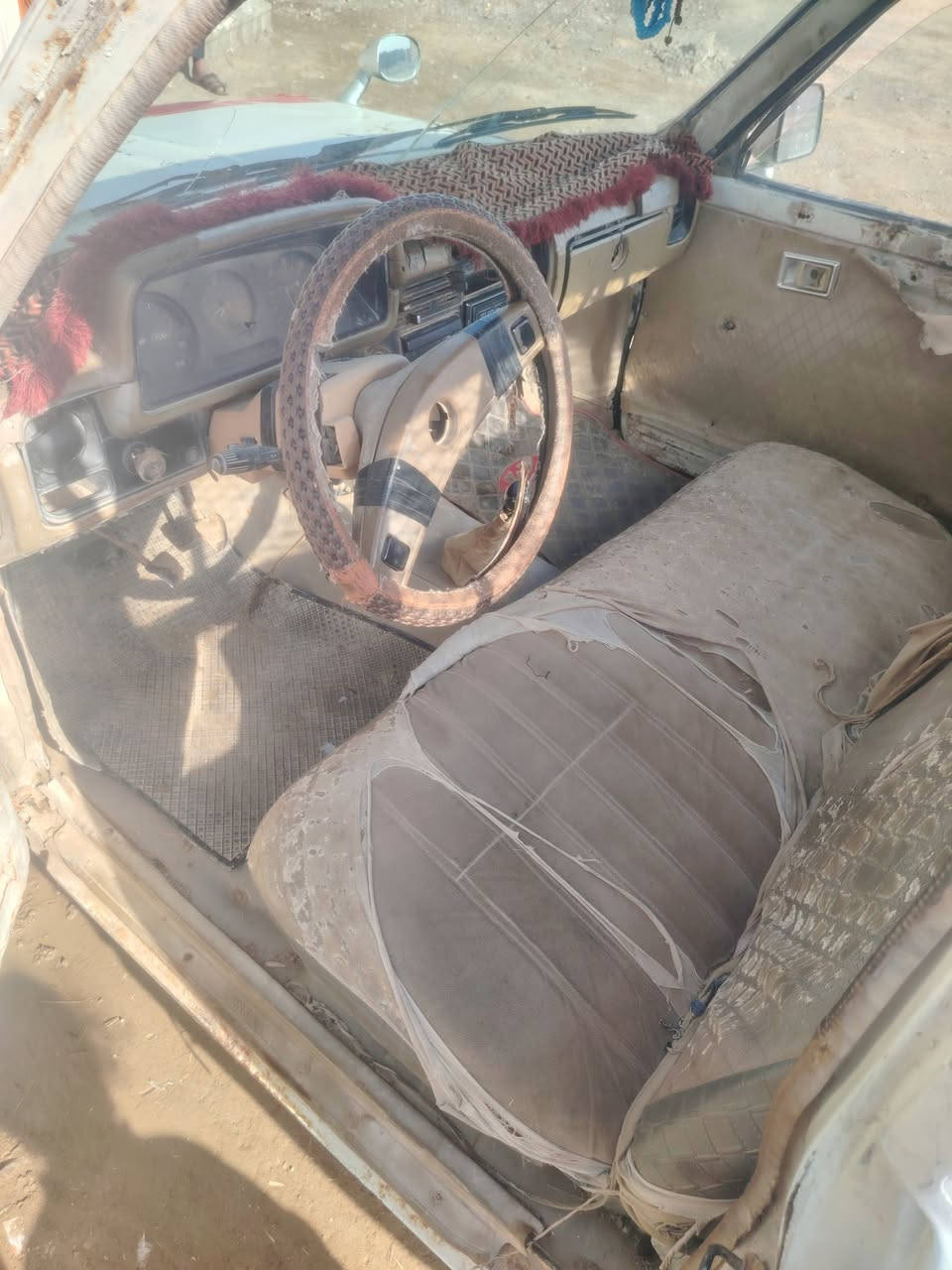 سياره موديل80 محرك كير شرط تواير ربعه جدد سعر 15 ***********
