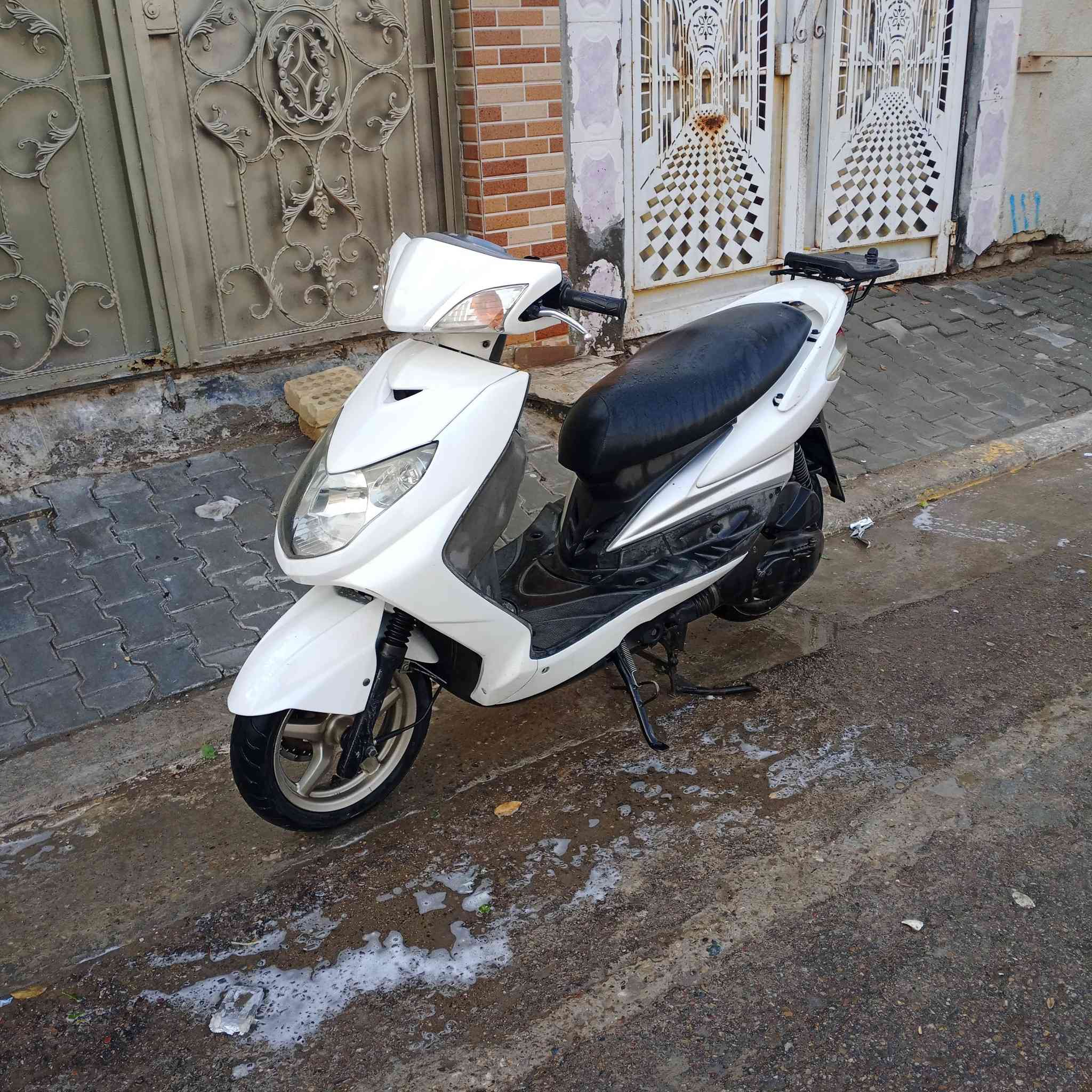 سكنس فحل ياباني نوزل للبيع نضيفه مكينه ما مفتوحه نكره سلف هندر كلشي شغال السعر 900 وبيه مجال قليل الرقم *********** المكان بغداد الحسينيه
