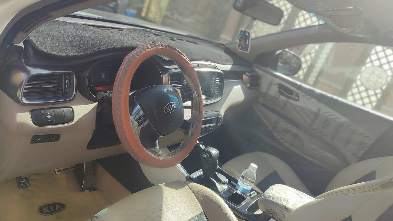 سورنتو موديل 20 ماشيه 35 سياره جديده عله وضع الشركه نص فول خليجي بغداد مدينه الصدر ***********
