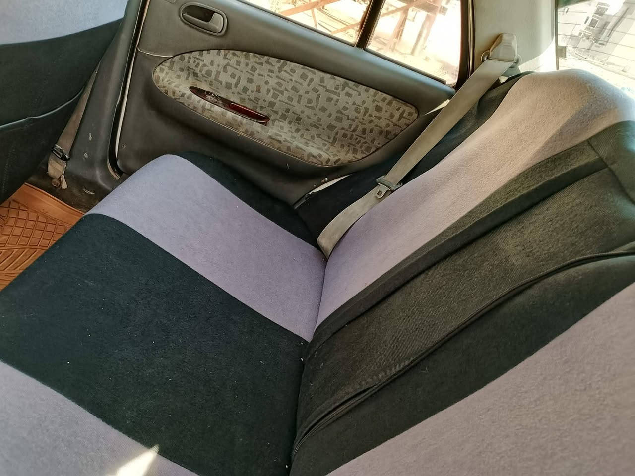 السلام عليكم كيا سيفيا 96رقم بغداد منفصل سياره مصنوعه عام بدون ضربه وخياس كير محرك مكفول تبريد شغال ثلج كهريات كله شغاله صدر جديد تخم تاير ويل كب بلادي سنويه لل29غرفته جديده  مثل ما موضحه بل صور وبعد احلى السعر 40وبيه مجال ***********ديالى بعقوبه
