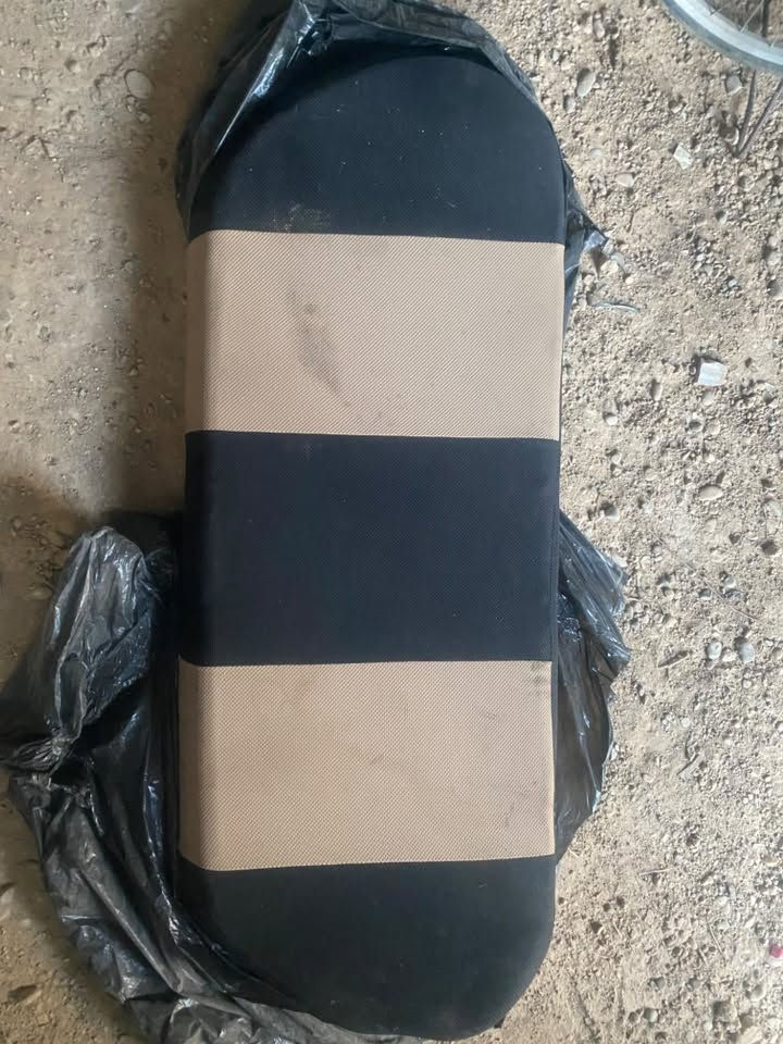 سلام عليكم اخوان 
كمبريسر سايبا شرط شغال
وراديته تبريد داخلي كامل بشرط
كشن خلفي المقعد فقط شرط اخو جديد 
يدات ابواب الكدام هوه والدكم 
بطاين ابواب داخلي الخلفي فقط نضاف 
اسطاب اكسن كامل مكمل شرط كلشي مابيهم كامل مكمل حته فلنجات شرط نضاف 
بكلليتات فقط صاير اصفر مابيهم كسر 
درايم شفتات يمين ويسار واحد بيهم فقط الخارجي تعبان ولباقي جدد
 
للاستفسار خابرني ع رقم او علق اجيك خاص
***********
