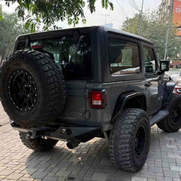 _ النوع:[jeep wrangler ] 
_ الموديل: [2018]
_ الكيلومتر: [61,000km]
_ [بدون اي ضرر خليجية مزودة بدبي]
_ السعر: [$$$]
_ الموقع: بغداد – الجادرية 
_ للاستفسار: ***********

