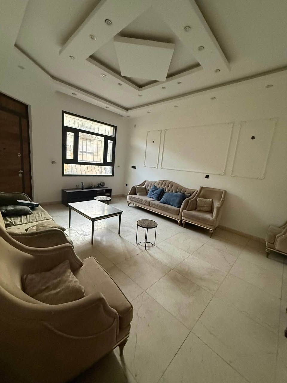 🔱 دار حديث في الـجـادريـه لـلإيـجـار  🔱

العنوان : 📍الجادرية قرب جامعة بغداد 

♦️المساحة  : 200 متر        

( للشركات - المكاتب العلميه - المكاتب التجاريه ) 

🔷الدار يحتوي على : 4 غرف نوم - مطبخ  - صالات عدد 2 مجموعه صحيات - كراج سياره - حديقة 
 
▪️باقي التفاصيل السعر عند الاتصال 

✍🏻للاستفسار الاتصال على الأرقام التالية : 

الـمـهـنـدس اسـامـة الــزيــدي 

☎️  ***********


**إذا كنت صاحب هذا الإعلان وتريد حذفه لأي سبب، رجاءا أرسل رسالة إلى الدعم الفني**