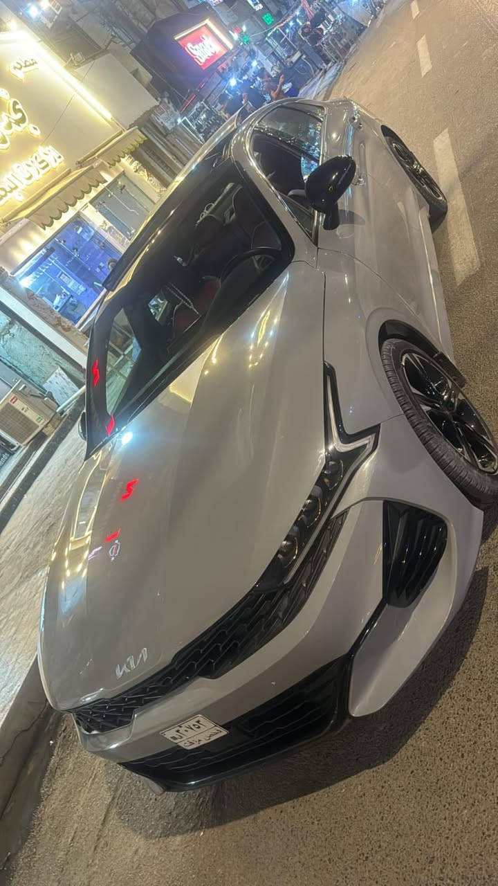 السلام عليكم 
كيا k5 جيتي لاين للبيع 2023 وارد امريكي حادثها بالصور بدون شاصي وبيها بارد بالباب والجاملغ الخلفي عكس السايق رقم بغداد بأسمي
السعر 205 وبيها مجال 
***********
