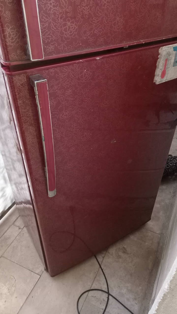 ثلاجة ماركة شارك للبيع السعر ١١٠ الف بحالة جيدة بس بيهة مكان خايس جوة الباب بس غير هاي الشغلة كلشي ما بيهة شغالة وتفحص يلة تاخذ


**إذا كنت صاحب هذا الإعلان وتريد حذفه لأي سبب، رجاءا أرسل رسالة إلى الدعم الفني**