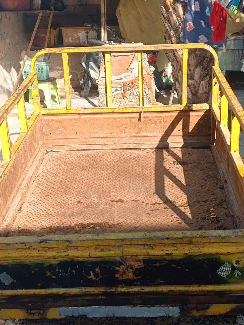 سلام عليكم ستوته ام تي ار اوراق يعني اصوليه بدي محبب قوي تخم تاير جديد دبلات جدد كهربائيات كله شغاله من طول لطول نكره سلف محرك توه جفته أوراقه بسمي اكسن همر يعني حمل 4طن بهل ركبه شوفه عينك تجي كلب وليرضي الله حلا العالم لاتكسر بي +كراسي تفصال 
سعر 1100 مليون وميه وبيه مجال ***********
