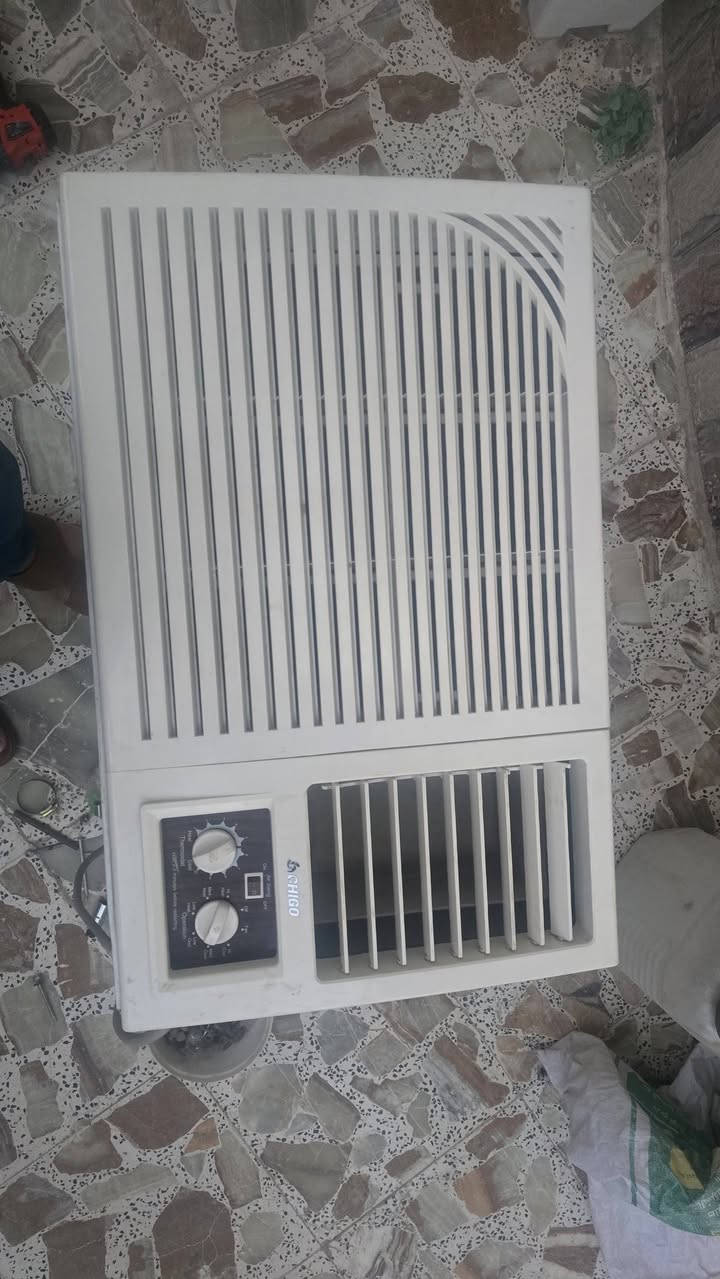 السلام عليكم  
مكيف 2 طن نظيف
قفص طيور الارتفاع متر و 80 والعرض متر وربع 
***********
