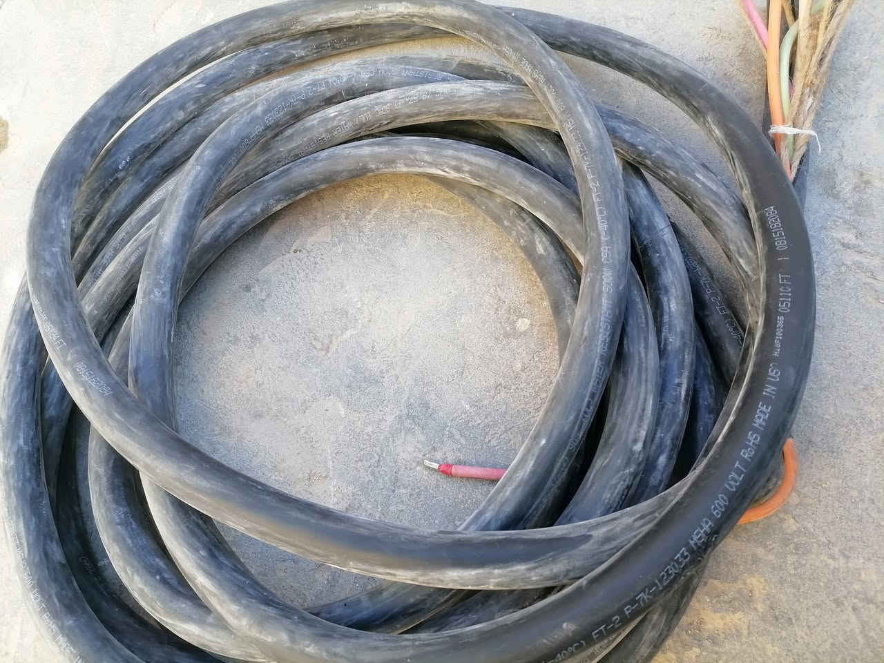 كيبل امريكي شعري
شعري حجم  5*10
12متر ونص
المكان بغداد
***********
