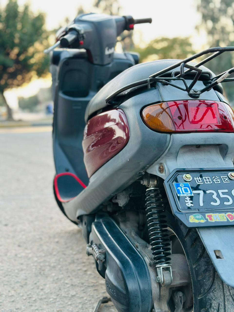 سلام عليكم
دراجه منغولي نظيفة جدا 
محرك ممفتوح  
سلف هندر 
كهربائيات لايت اشاير كله شغال 
قفل اكسن وقفل جنطه هم شغال 
وياها هدية مري مال الشركة YAMAHA  
مكاني كربلاء حي الحر شارع المستوصف 
متواجد ع الماسنجر واتصال *********** 
السعر 600 
(بيه مجال شي قليل )
