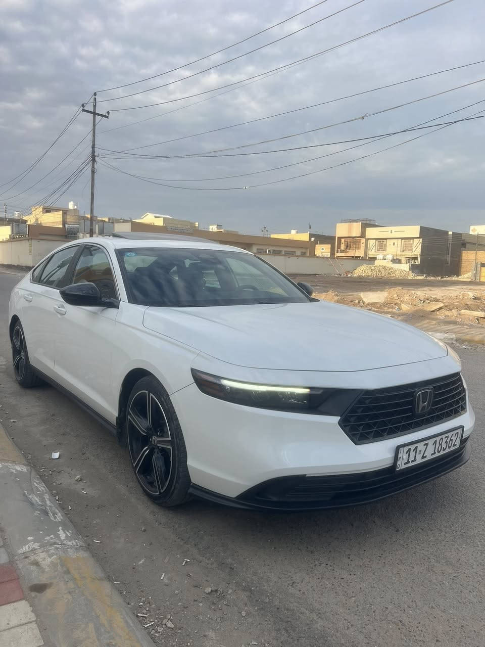 هوندا اكورد 2024 هايبرد سبورت
حادثها قبق جنطة وبارد بالجاملغ  فقط الباقي مكفول بچم كبس الايرباكات سليمة 
قيادة ذاتية 
تحديد مسار 
مثبت سرعة 
توقف ذاتي
مانع انزلاق 
لدات امامي خلفي واشاير بلمري ومنظومة انارة بلادي 
ويالة وتايرات مال شركة 
تشغيل عن بعد
شاشة تدعم car play 
تدفئة كشنات وستيرن 
كشن سايق كهربائي
رادارات امامية خلفية 
بصمة تشغيل وابواب وجنطة 
ماشية 45 الف
السيارة رقم بغداد بسمي وكل نقص مابيها مكانها كربلاء سعرها 188وبيها  مجال بسيط 
***********
