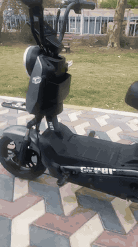 دراجه شحن حجم 14نضيفه جدٱ 4بطاريات بحاله جيده  لد. نهاري  لايت زنون بص...