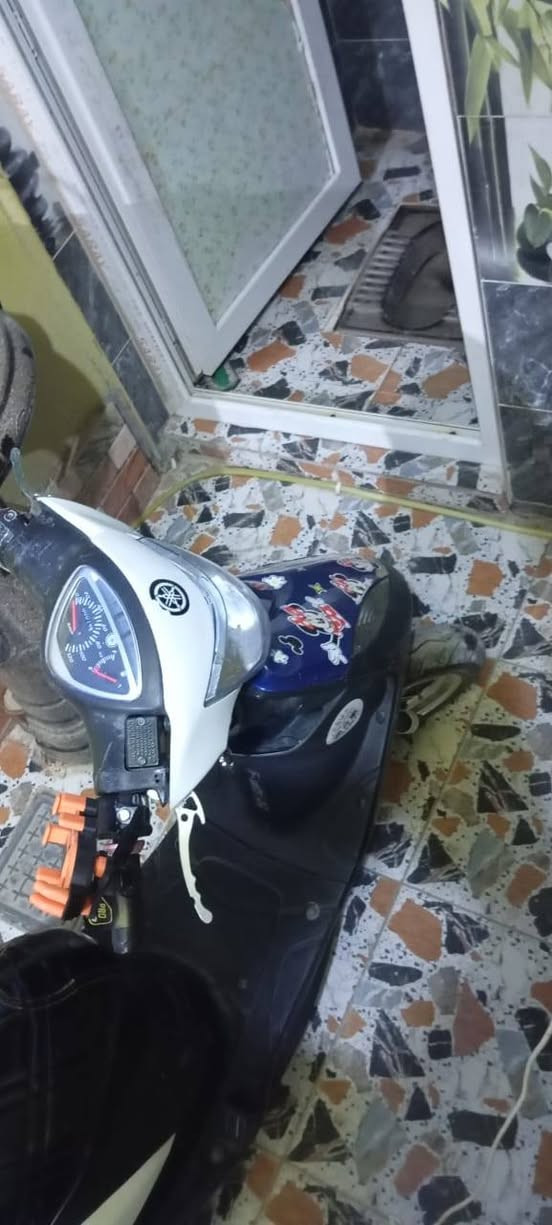 سلام عليكم دراجة للبيع ماكس عدلة بوشة 49 مكينة مامفتوحة بس الكفر الامامي مبدل صالنصه رياضي كهربائيات كلهة شغاله  المكان ديالئ بعقوبة
سعر 575 بيهة مجال للاستفسار ; ***********
