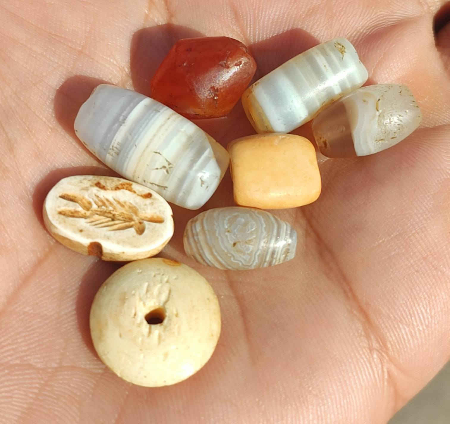 تخفيضات تخفيضات 
كلهن ١٢٥ الف شرط  قديمات اصيلات مفرد ماابيع  رجاء ***********
