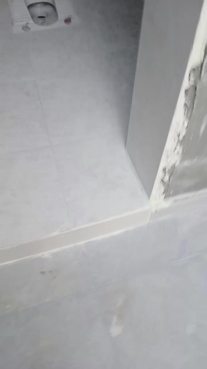 سلام عليكم شنو اختفه الشغل خلفه سيراميك متفرغ ارضي وجداري ***********شرط نطب لموقع اكمل يله نطلع منه
