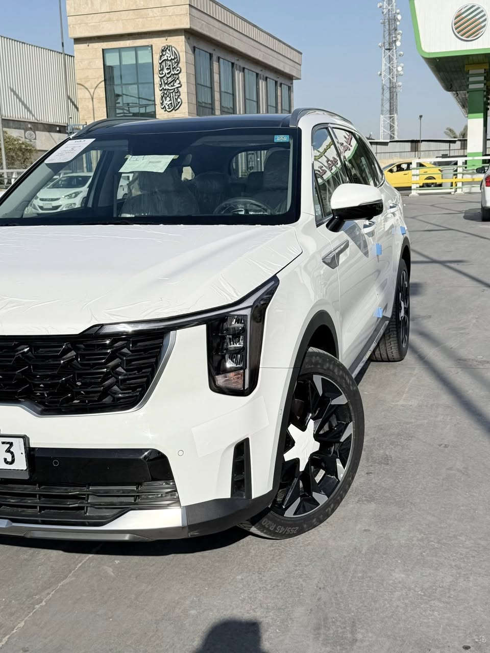 السلام عليكم سورنتو 25 خليجي 
ام ظمان 5 سنوات 4 تبديلات دهن من شركه مجاناً 
فول موصفات 
بصمه 
بانوراما 
4 كامرات 
تحكم بل بصمه تقديم وتئخير 
7 راكب 
داتشو ويل 20 
جنطه كهرباء 
كراسي كهرباء 
شفتات استيرن 
ماشيه 5 الف بعدها زيرو 
سعر 340 

‭0771 290 8967‬
