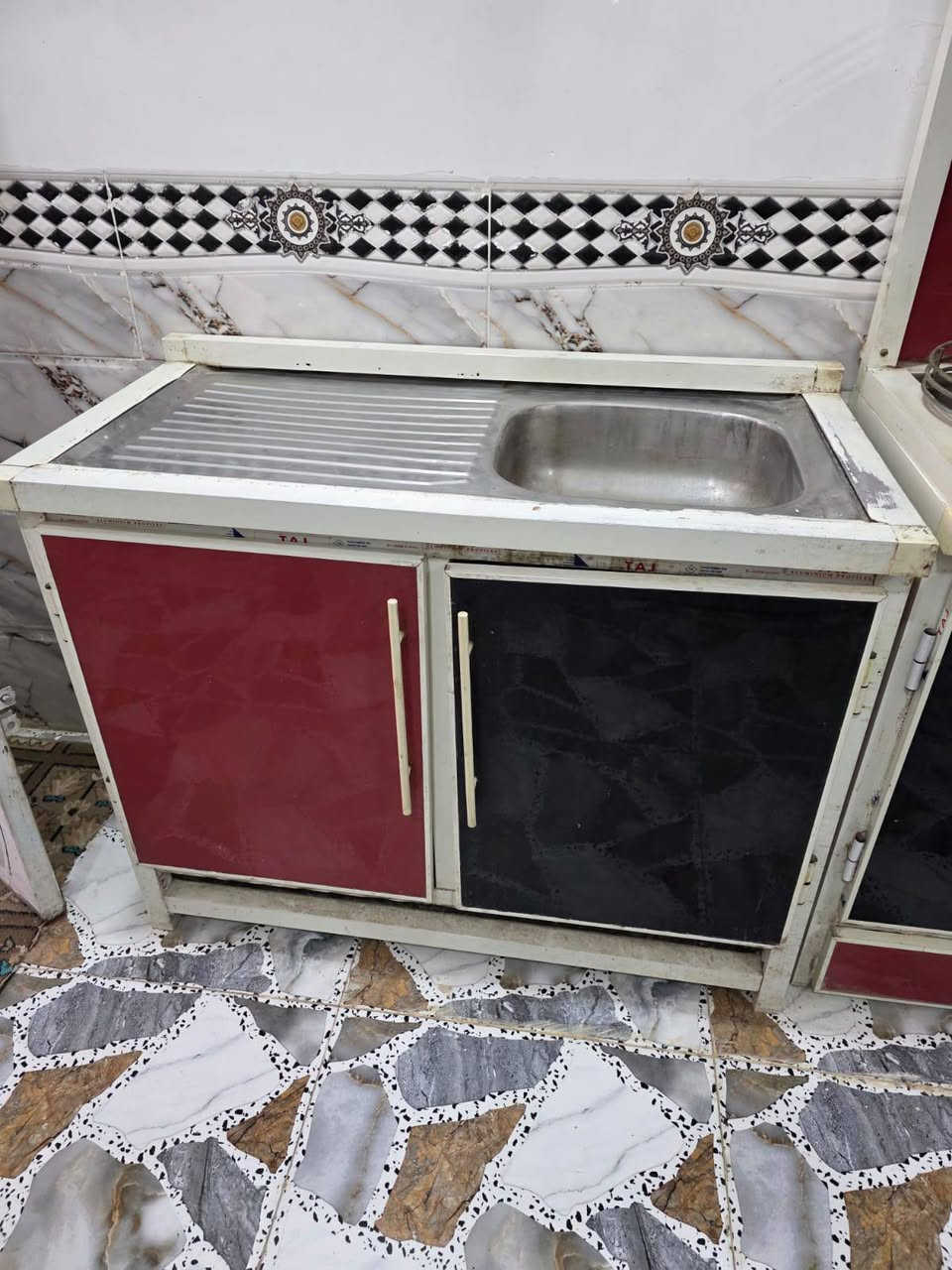 للبيع غراض
مجمدة عارضه شغاله سعر 125وبيه مجال 
غساله شغاله سعر 75وبيه مجال 
كاونتر 3 قطع سعر 200 وبيه مجال بسيط للاستفسار اتصل على رقم *********** أو *********** أو خاص
