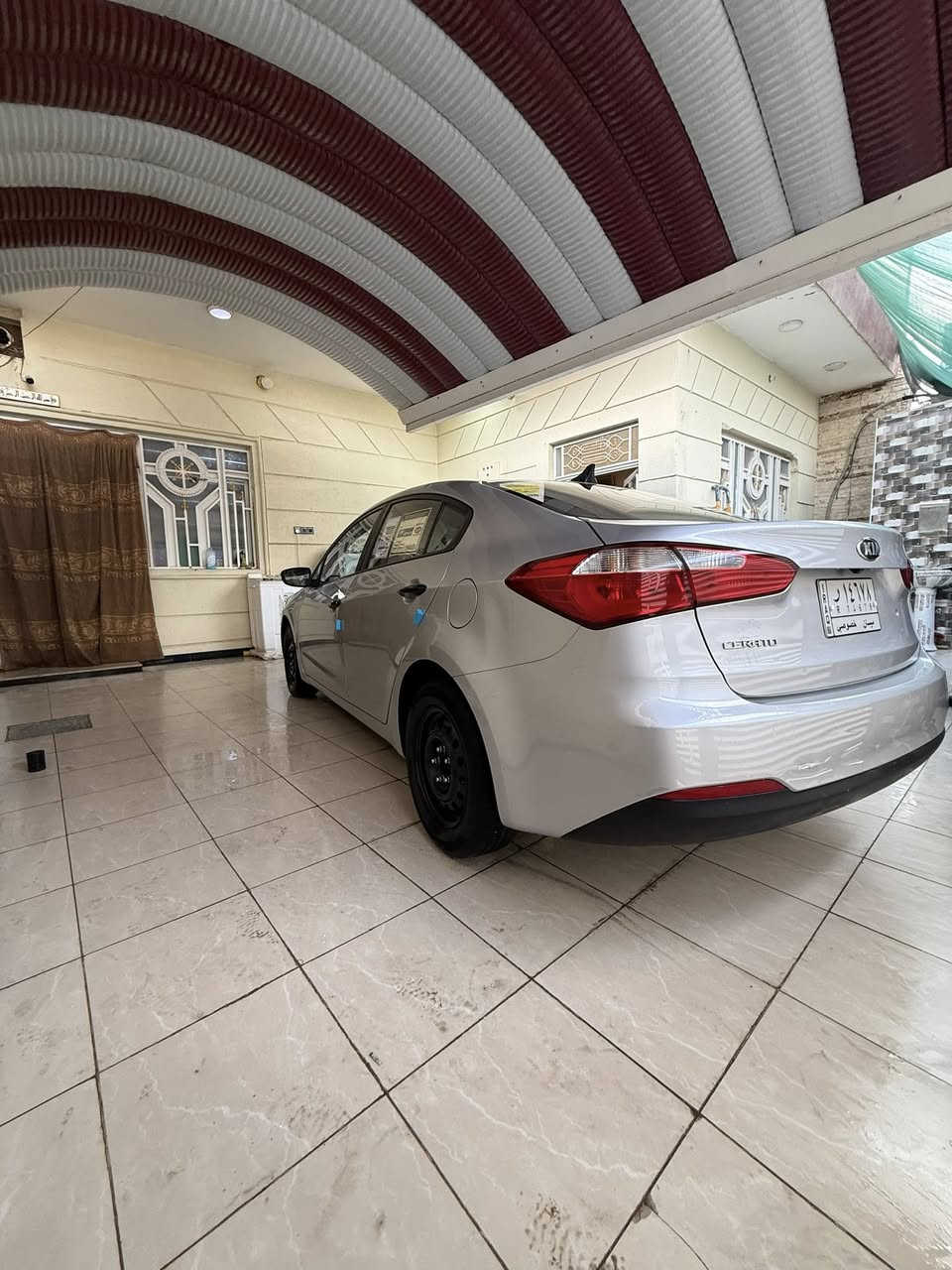 سيراتو موديل 16 خليجي كفاله عدا بارد بالباب الايمن محرك كير حداديه تخم تاير كله كفاله محرك وكير ممفتوح بيهم برغي 
شاشه كامره مواصفات عاديه محرك 1600 سياره جديده استخدام شخصي 
سنويه جديده رقم صاحب السياره ***********
