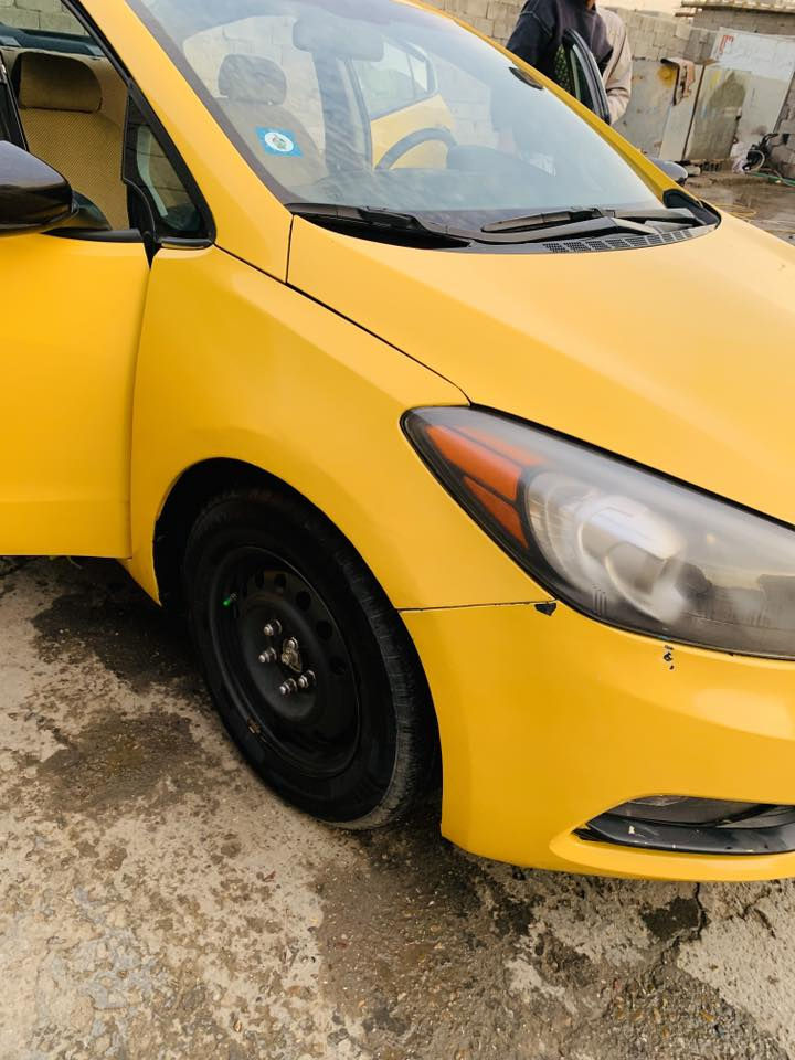 السلام عليكم فورتي 15
مكينه دوش 1800 سياره خير من الله تخم تاير جديد 
حادثها بنيد وجاملغ بدون دواخل سياره معروضه 100 وبيها مجال مكاني بغداد حي النصر  مكلف بنشر رقم ***********
